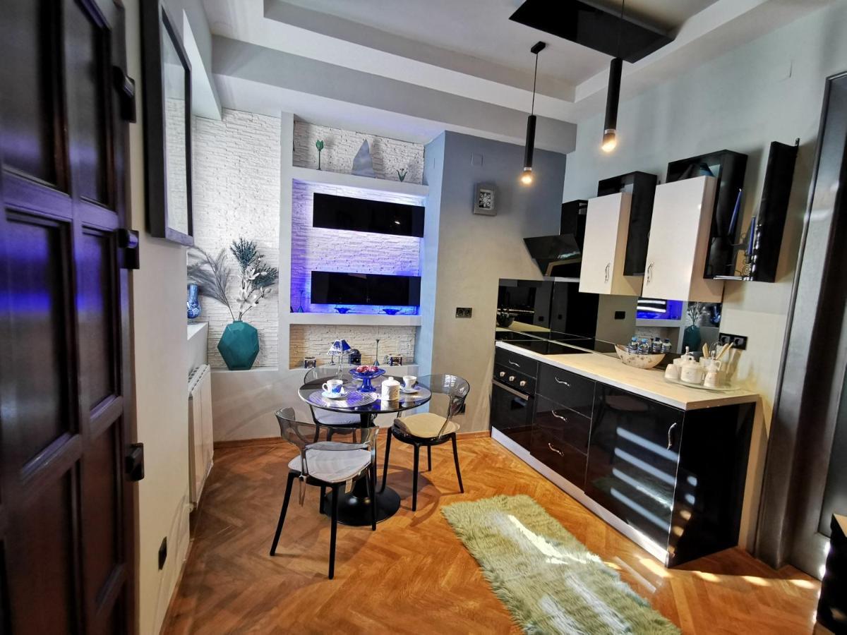 Crystal Central Apartment Braszów Zewnętrze zdjęcie
